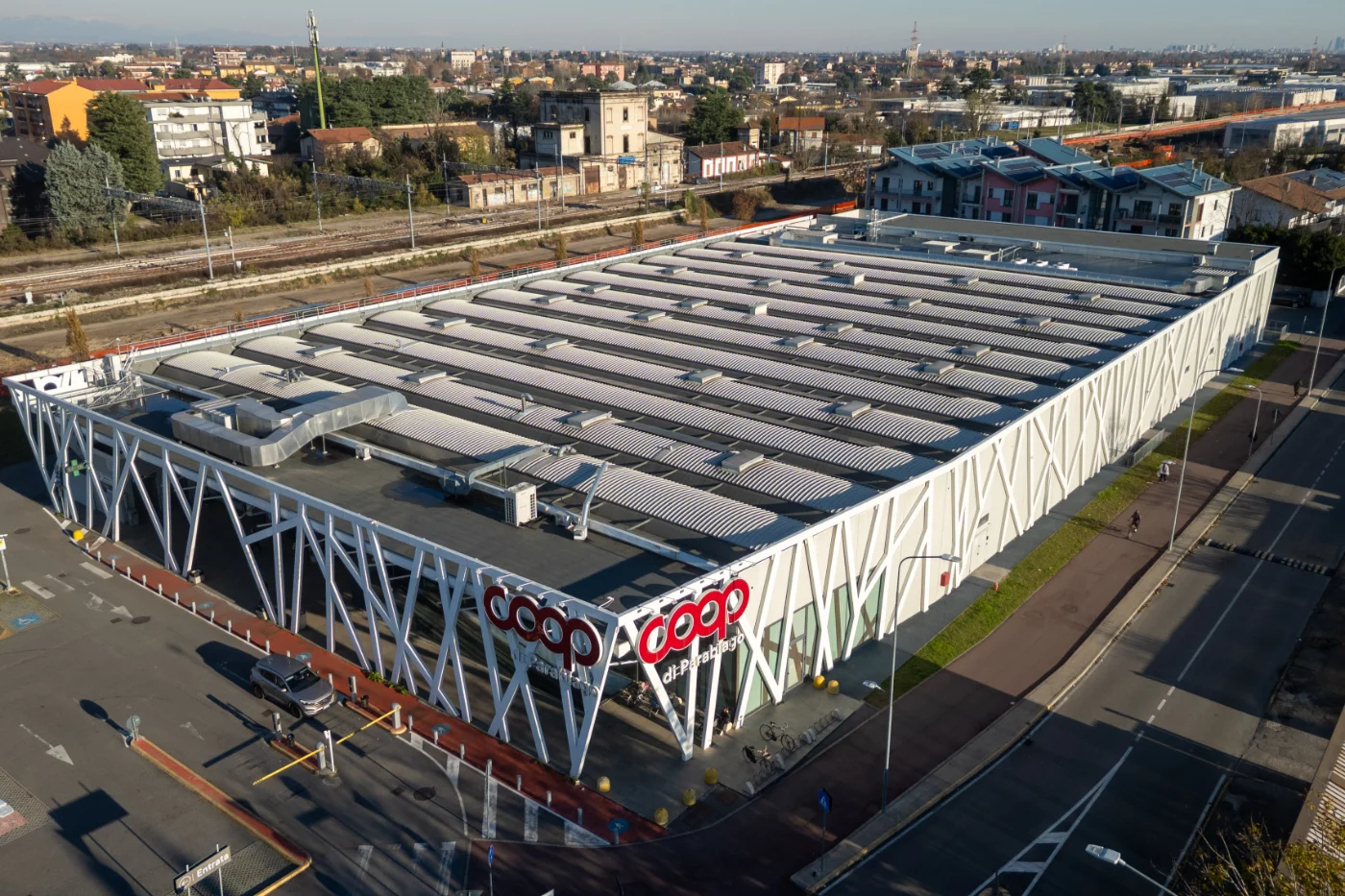 rivestimento-supermercato-travi-bianche