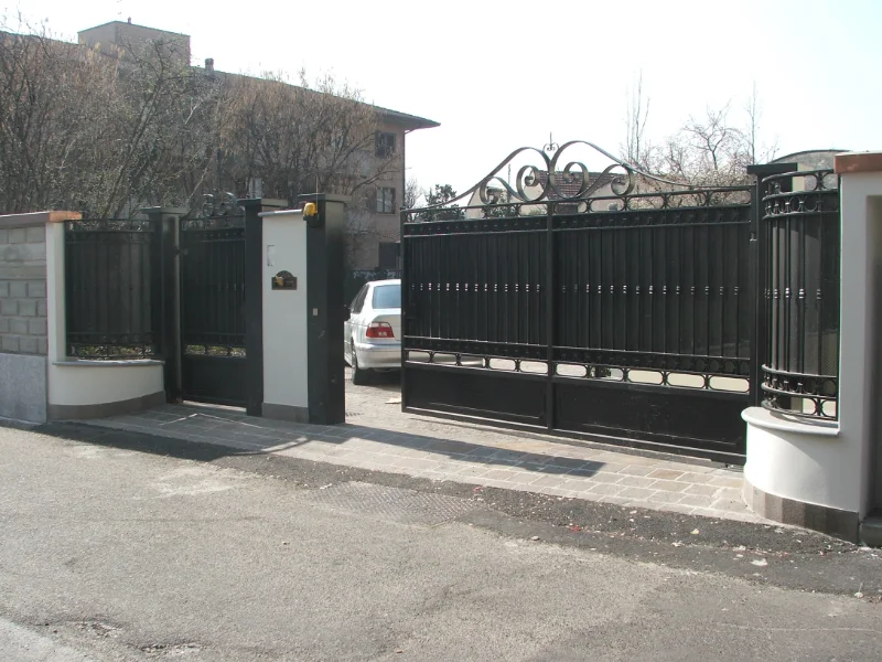 villa-con-ingresso-nero